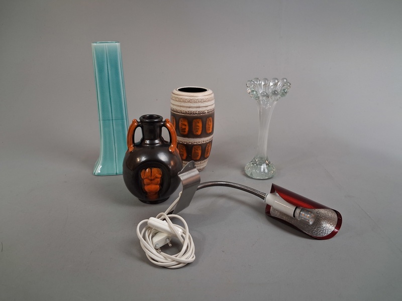 Diverse. Bl.a Upsala Ekeby, Vägglampa m.m.