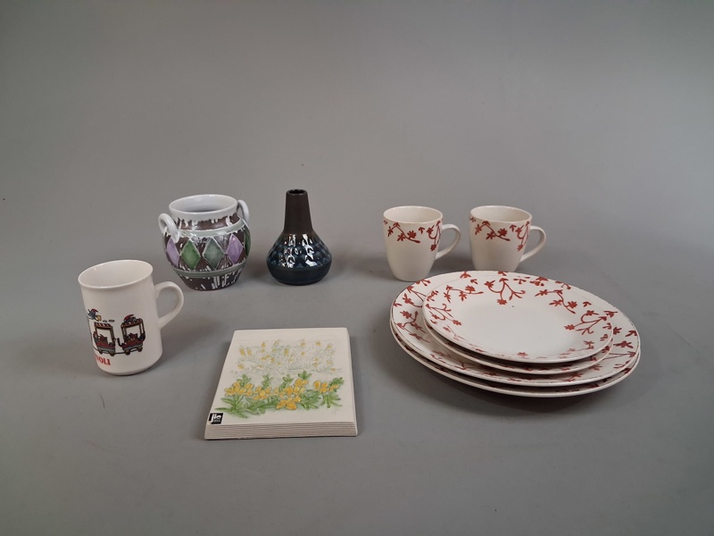 Diverse porslin & keramik. Bl.a JIE, Laholm. m.fl.