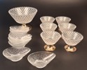 Skålar i pressglas med plastfot & 8 andra dessertskålar i glas.