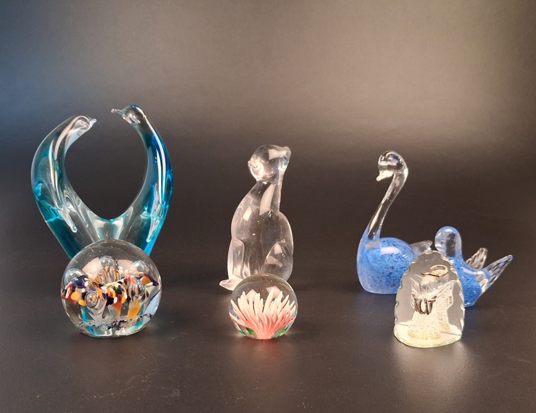 Diverse glasskulpturer m.m.