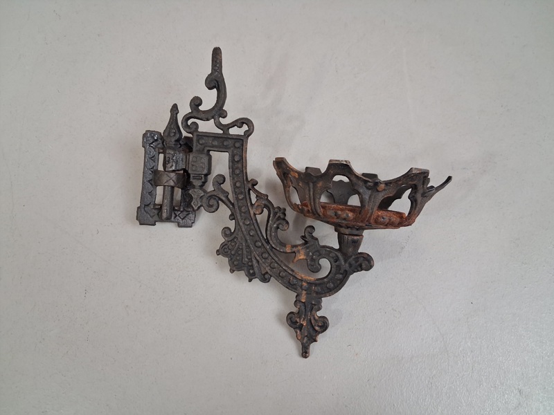 Väggljushållare, Gjutjärn, Taiwan.