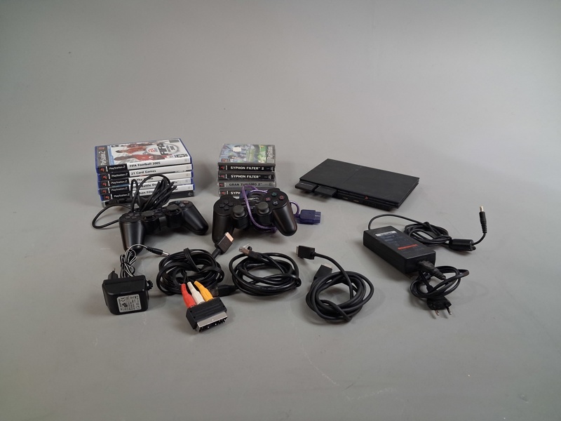Playstation 2 med tillbehör & spel