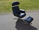 JAHN AAMODT. Fåtölj med fotpall, "Timeout chair", skinn, Conform, 2000-talet.
