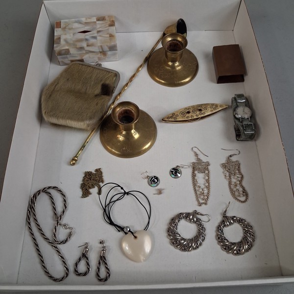 Diverse Bijouterier, mässing m.m.