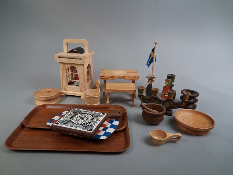 Diverse. Bl.a trä saker.