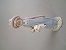Figurin. Lladro. Flicka med docka.