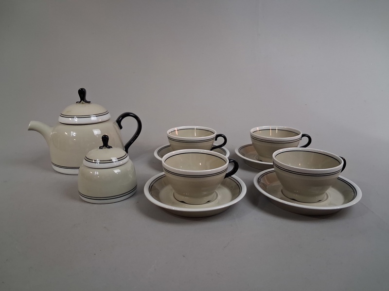 JACKIE LYND. "Nocturne", Rörstrand, Tekanna, 4 Tekoppar med fat & sockerskål.