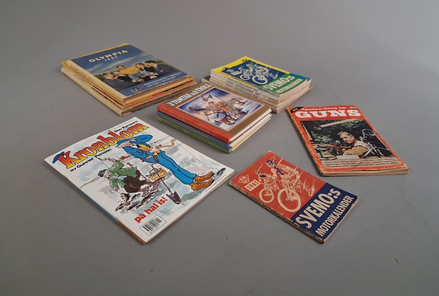 Diverse tidningar & böcker.