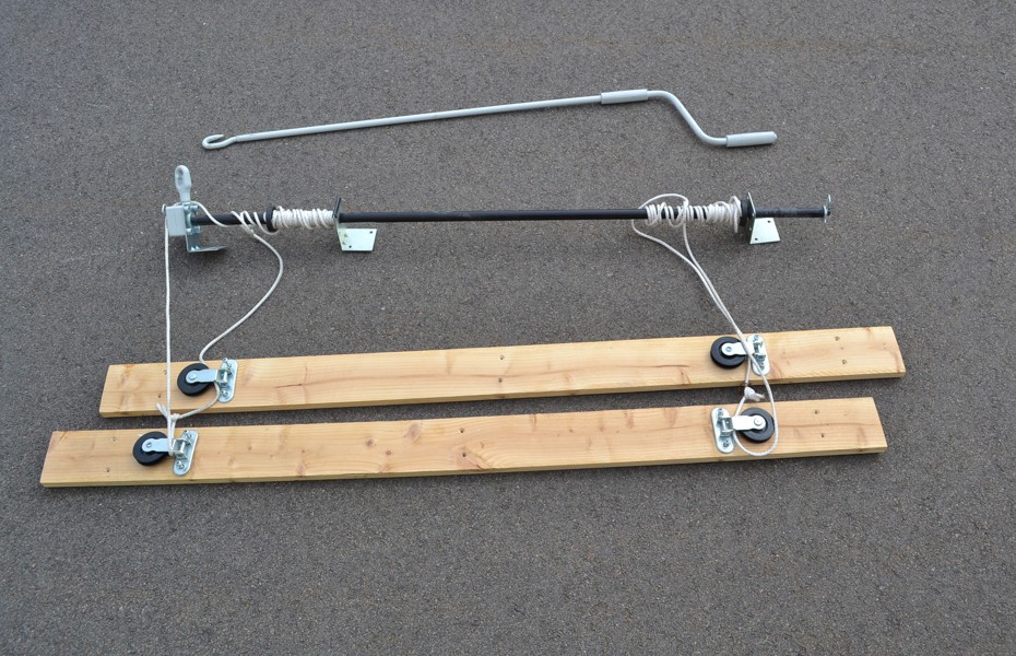 Hiss/lyft-anordning till tak i exempelvis garage, förråd m.m.