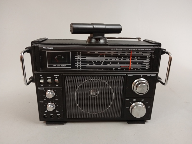Venturer. Multibandradio, Model 2959-2. AM, FM, Kortvåg (SW) & CB-band.