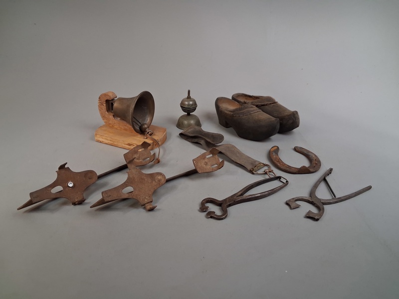 Diverse. Bl.a Smålandsklocka m.m.