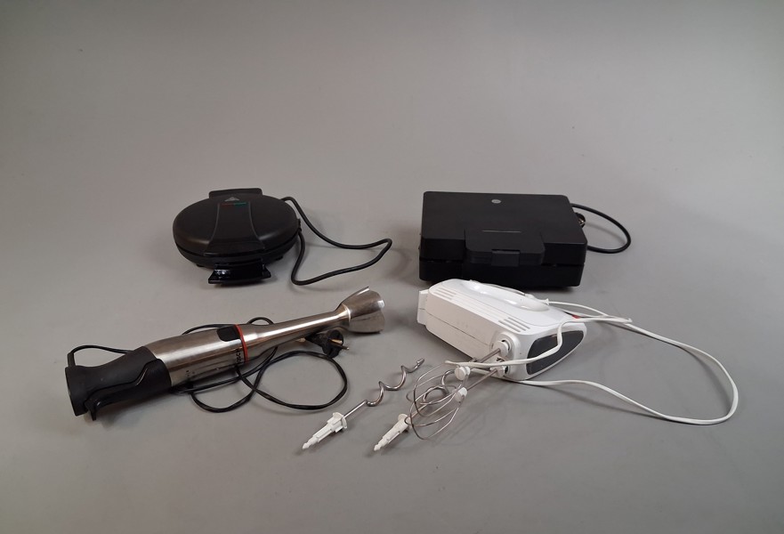 Elvisp, våffeljärn, smörgåsgrill, stavmixer.