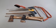 Diverse verktyg. Bl.a Såg, yxa m.m.