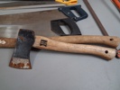 Diverse verktyg. Bl.a Såg, yxa m.m.