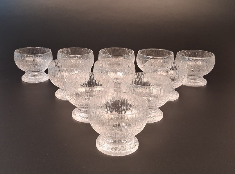 TIMO SARPANEVA. 11 Dessert skålar. "Kekkerit", iittala.