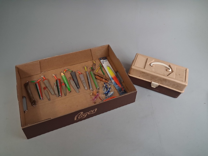 Diverse fiske & fiskeväska.