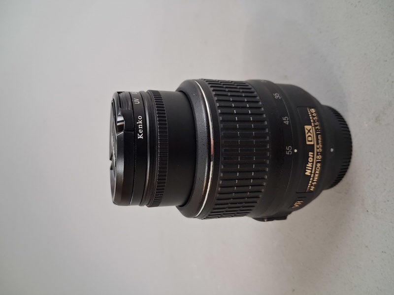 OBJEKTIV. Nikon DX AF-S NIKKOR. 18-55mm I:3.5-5.6G.