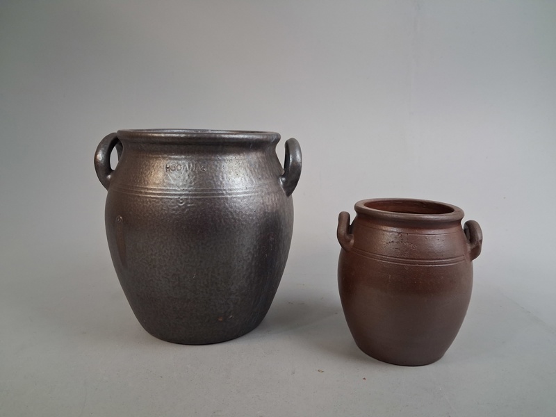 2 Höganäs krus. 8 Liter & 2 Liter.