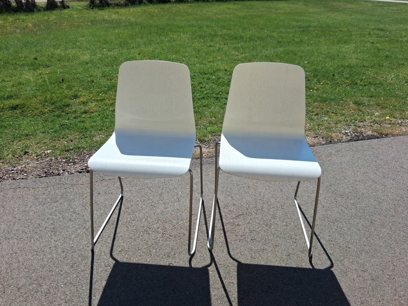 2 Stolar, trä & metall.