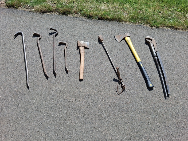 Diverse verktyg. Yxor, Kofot.