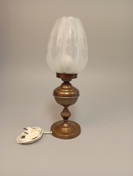 Bordslampa. Glas & mässing.