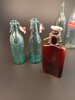 Diverse glasflaskor. Bl.a Kinnekulle, Coca Cola.