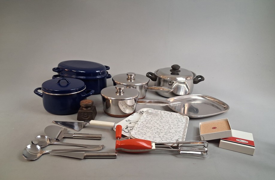 Diverse köksgeråd. Bl.a Grytor, Skeppshult, NilsJohan, Boda Nova m.m.