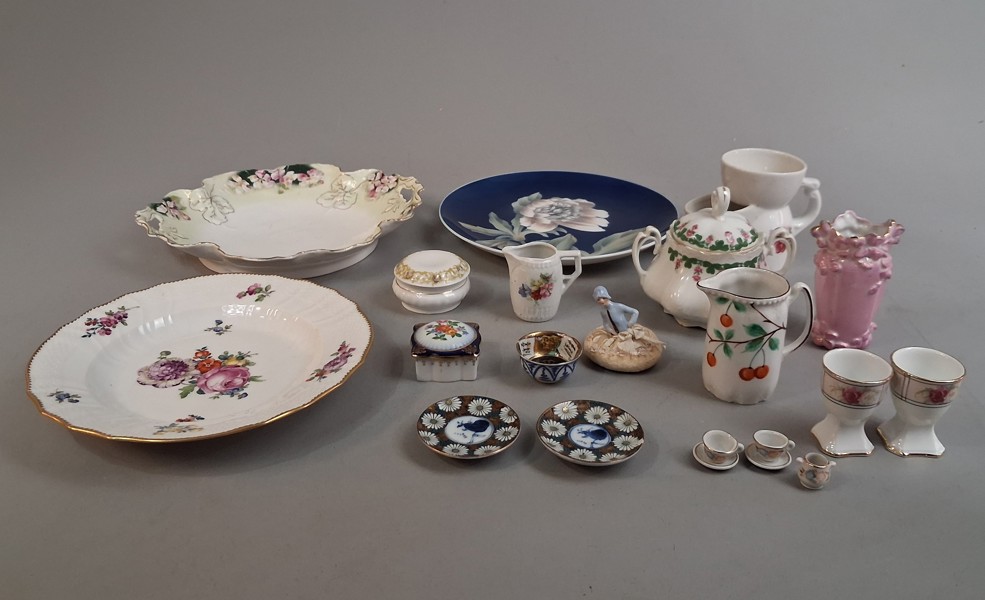 Diverse porslin & keramik. Bl.a Royal Copenhagen m.fl.