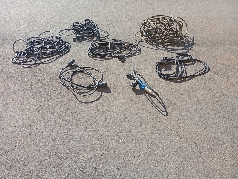 Diverse kabel/sladd.