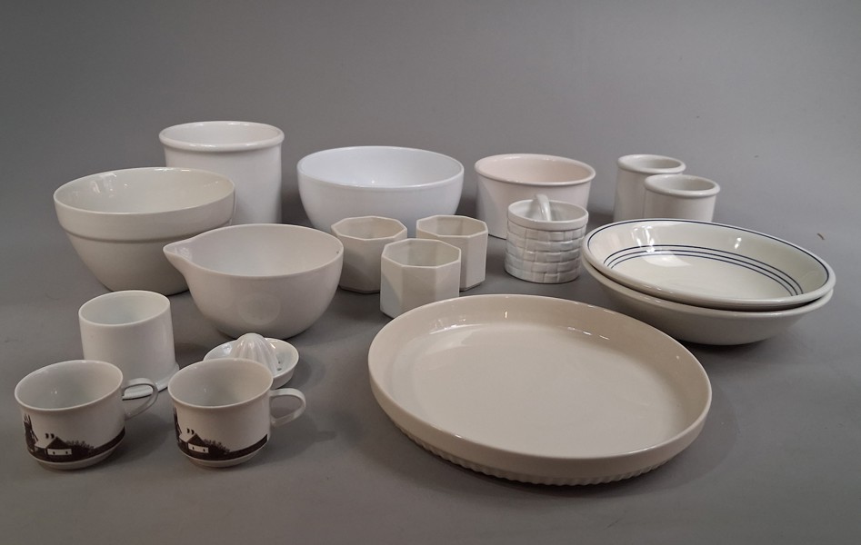 Diverse porslin. Bl.a Arabia m.m.