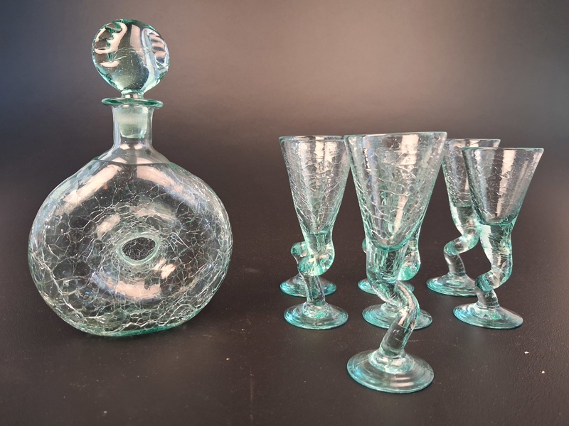 TURE BERGLUND. Karaff & 7 Snapsglas, Skansen, Stockholm glasbruk.