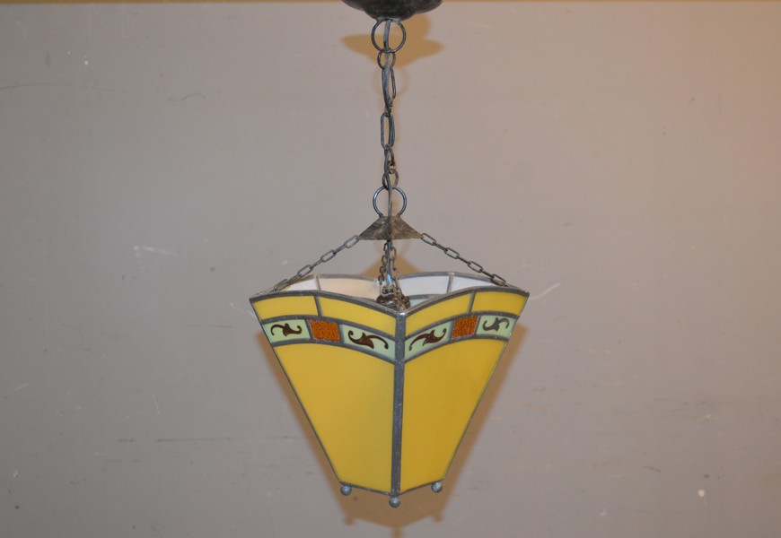 Taklampa. Tiffanystil.