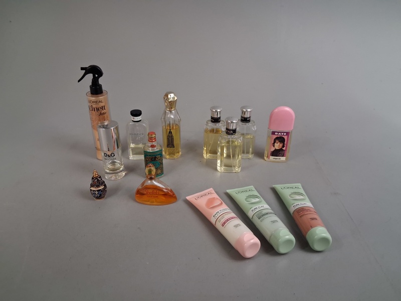 Diverse parfymer & krämer.