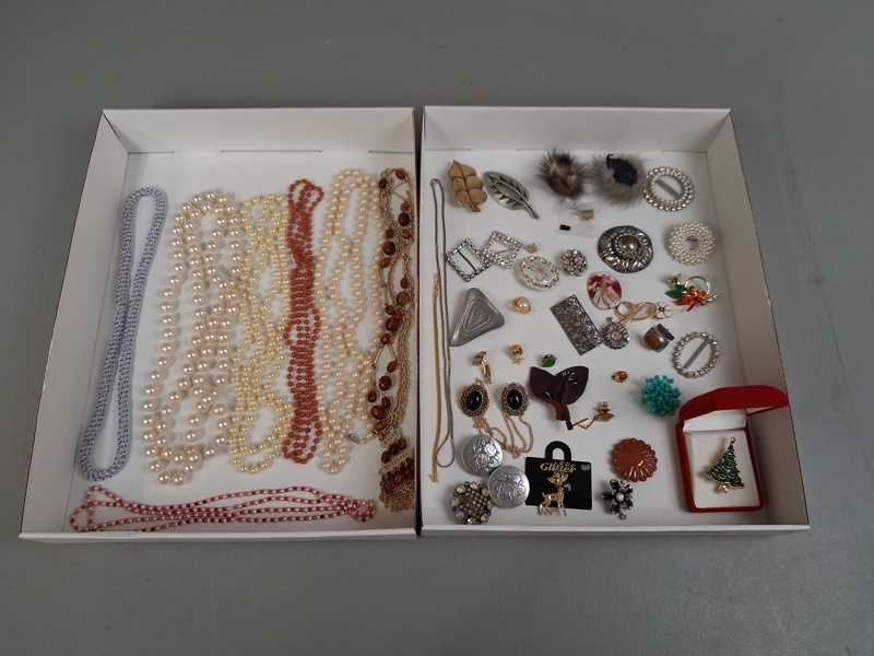 Diverse Bijouterier.