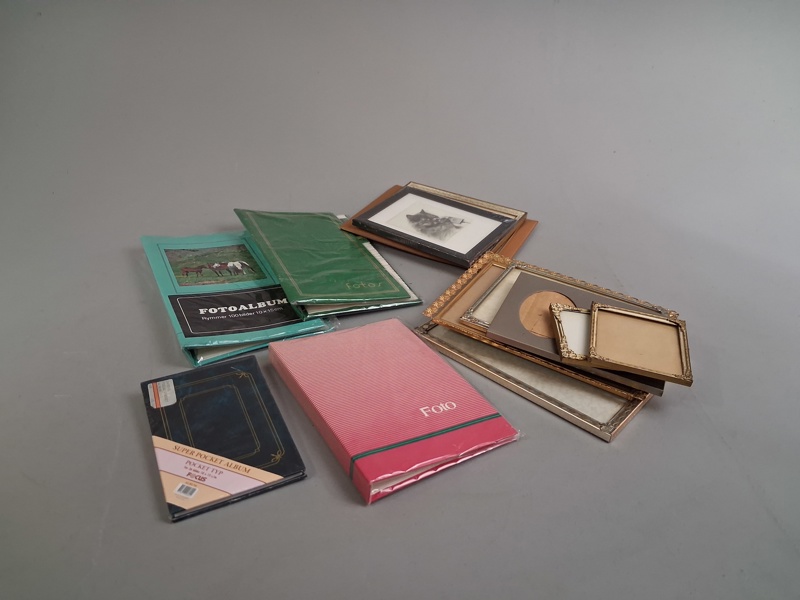 Diverse ramar & fotoalbum.