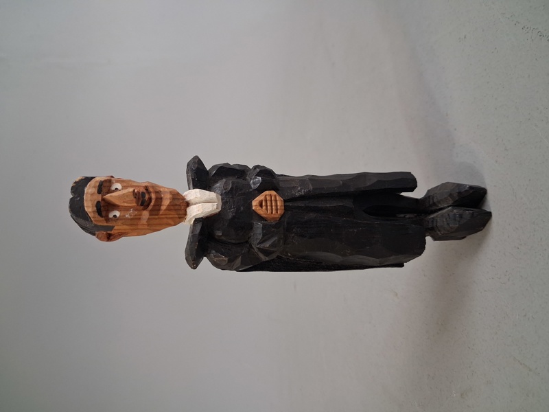 Träfigur. Ekivok.