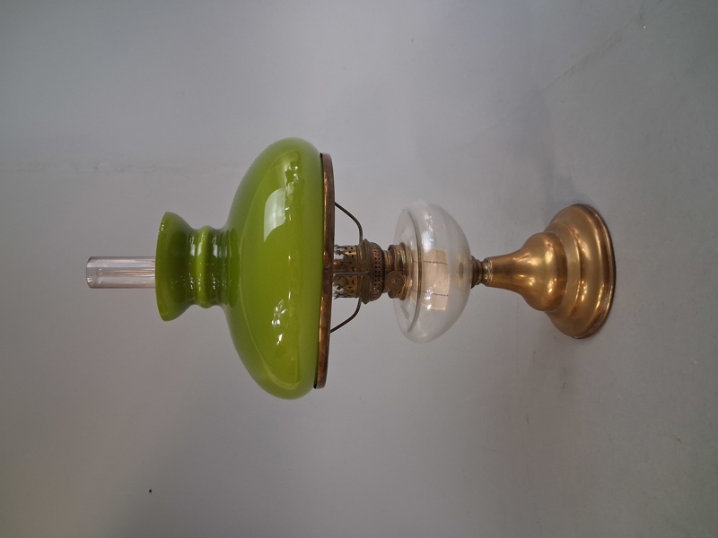 Fotogenlampa. Grön Kupa. Glas & Mässing.