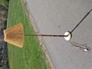Golvlampa. Mässing & teak. El-armatur Kosta.