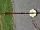 Golvlampa. Mässing & teak. El-armatur Kosta.