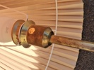 Golvlampa. Mässing & teak. El-armatur Kosta.