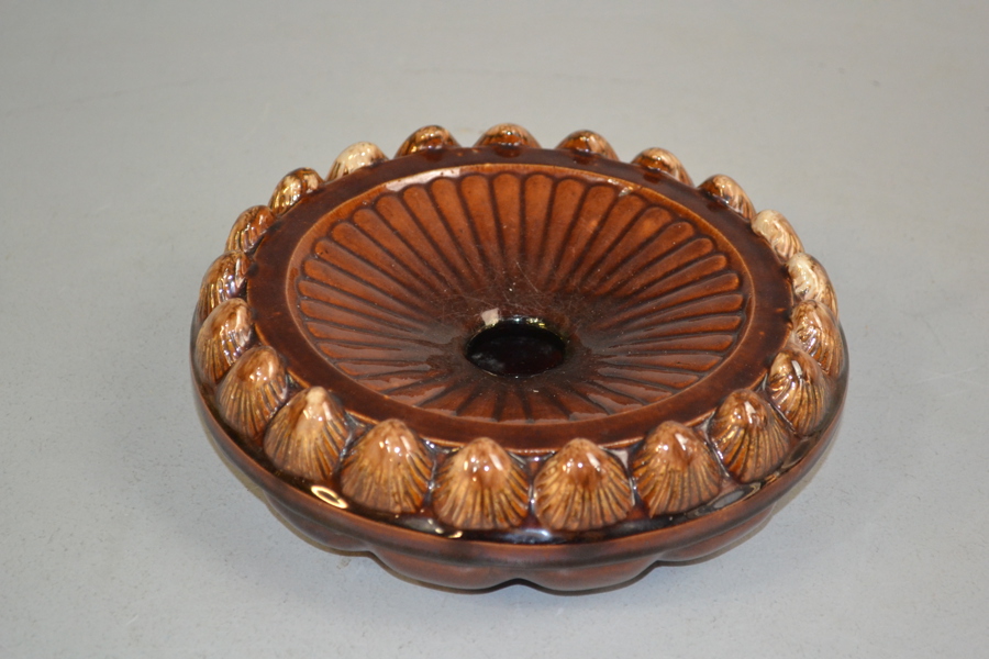 Spottkopp. Majolika, Höganäs, K.R. Svensson, 1891-1946.