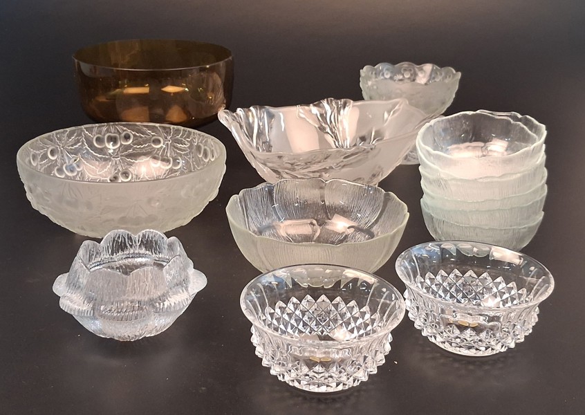 Diverse skålar, glas.