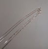 Halsbands hänge, 18K vitguld med smaragder, 1,79gram samt halskedja, silver, 1,72gram.