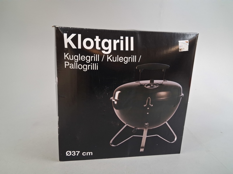 Klotgrill. Oanvänd.