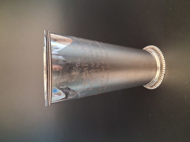 Pokal/vas, Silver, stämplad: CG Hallberg, 700 gram, graverad.