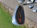 Golfbag med klubbor.