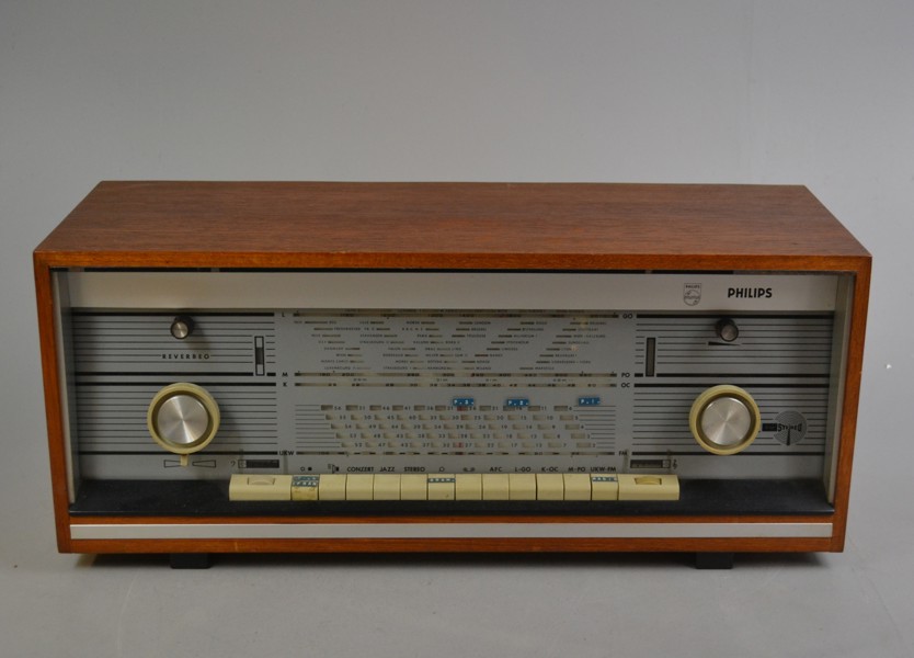 Äldre radio. Philips.