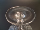 Skål på fot. Glas.