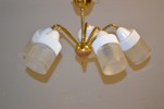 Taklampa. Teak, mässing & glas, 1950/60-talet.