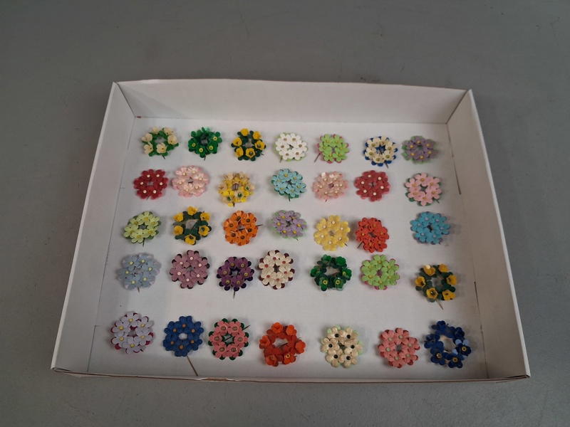 Majblommor. Ca: 35 kransar.